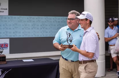Habib presents trophy at City Am 2023
